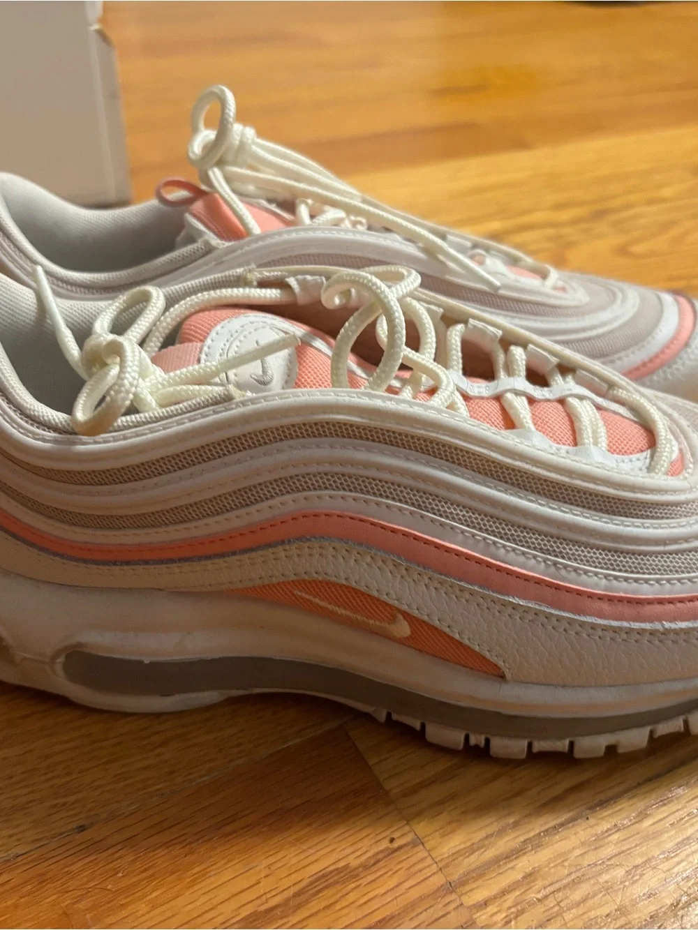 Nike White & Pink Wave-Detail Air Max Sneakers - Picture 3 of 4